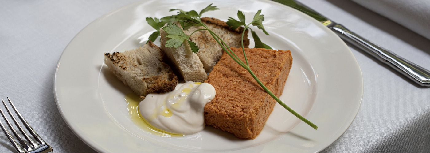 Fish Cakes: the Sensuality of the Sea on a Plate 