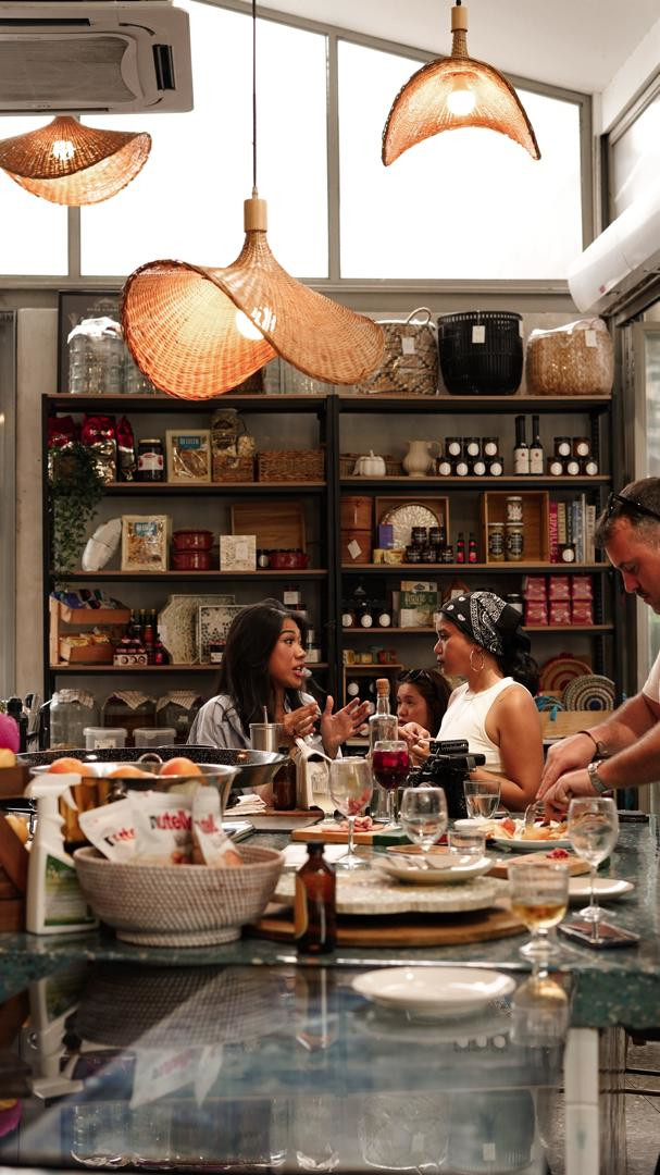 Olivia Deli