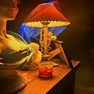 Pinecone bar & teatar