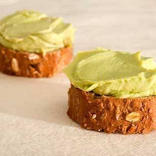 Spanish avocado tapa. Photo by: Toya Legido/@ICEX