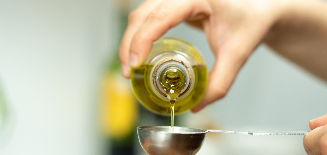 Using blockchain technology to certify extra virgin olive oil from traditional olive groves