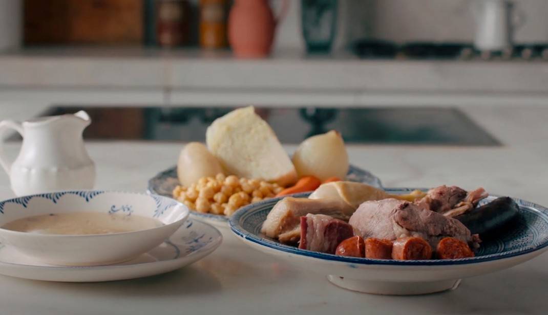 Travel in a Bite: Cocido