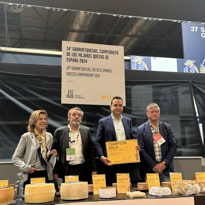 Villarejo Añejo Curado en Miel y Orégano receives the Cheese from Spain Acknowledgment from ICEX/FWS 