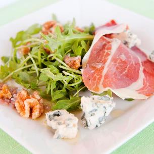 Arugula, Serrano ham and Valdeón cheese salad | Foods & Wines from Spain
