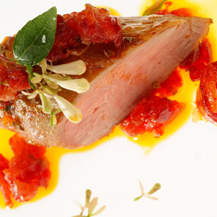 Ibérico sirloin with pork seasoning purée | Foods & Wines from Spain