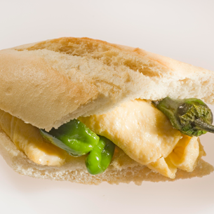 Omelet &amp; Padrón pepper sandwich | Foods &amp; Wines from Spain