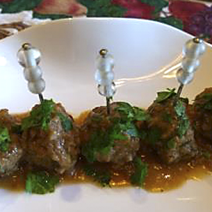 Spanish Red Wine and Garlic Meatballs | Foods & Wines from Spain
