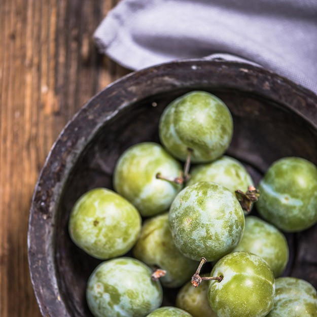Spanish fruits for a sweet end to summer: Claudia plum