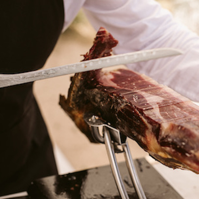 slicing pata negra