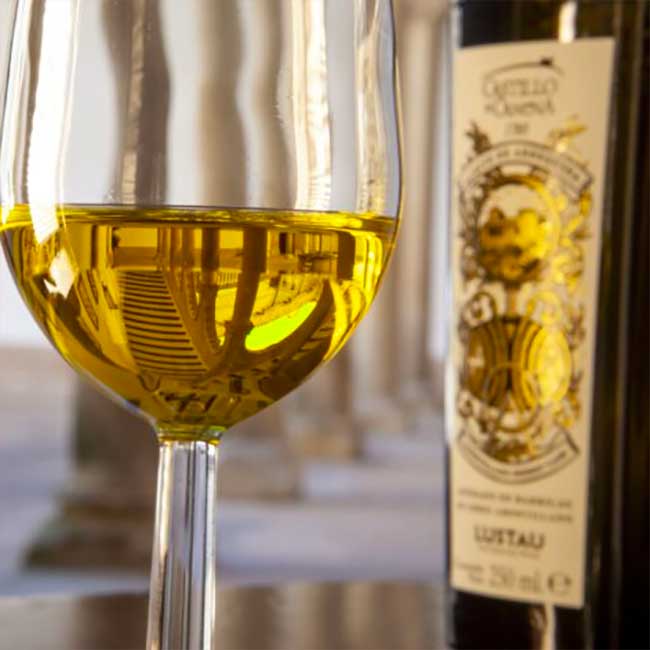 Arbequina Amontillado extra virgin olive oil. Photo by: Castillo de Canena