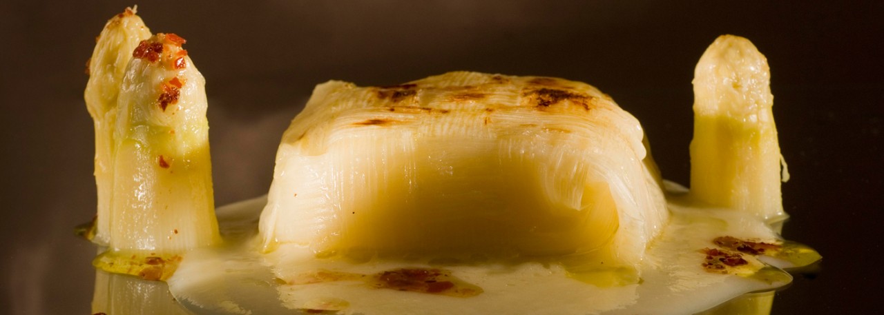Spanish recipe: Asparagus and Cecina from León Ravioli. Photo by: Toya Legido/©ICEX.