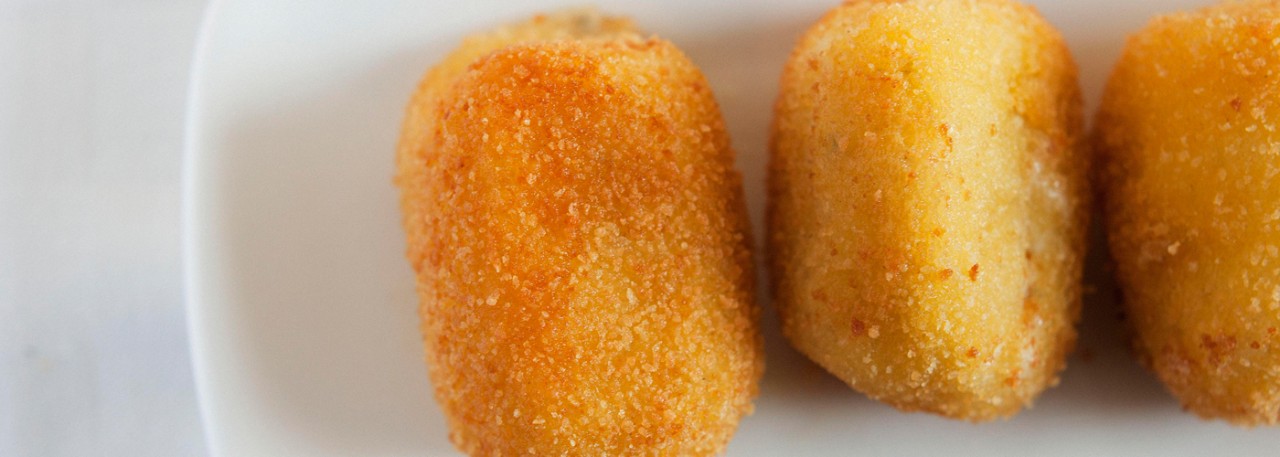 Spanish tapa recipe: Blue cheese croquettes. Photo by: Matías Costa/©ICEX.