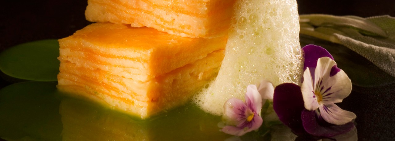 Spanish recipe: CheesCheese millefeuille with pumpkin, saffron and air of sage. Photo by: Toya Legido/©ICEX.