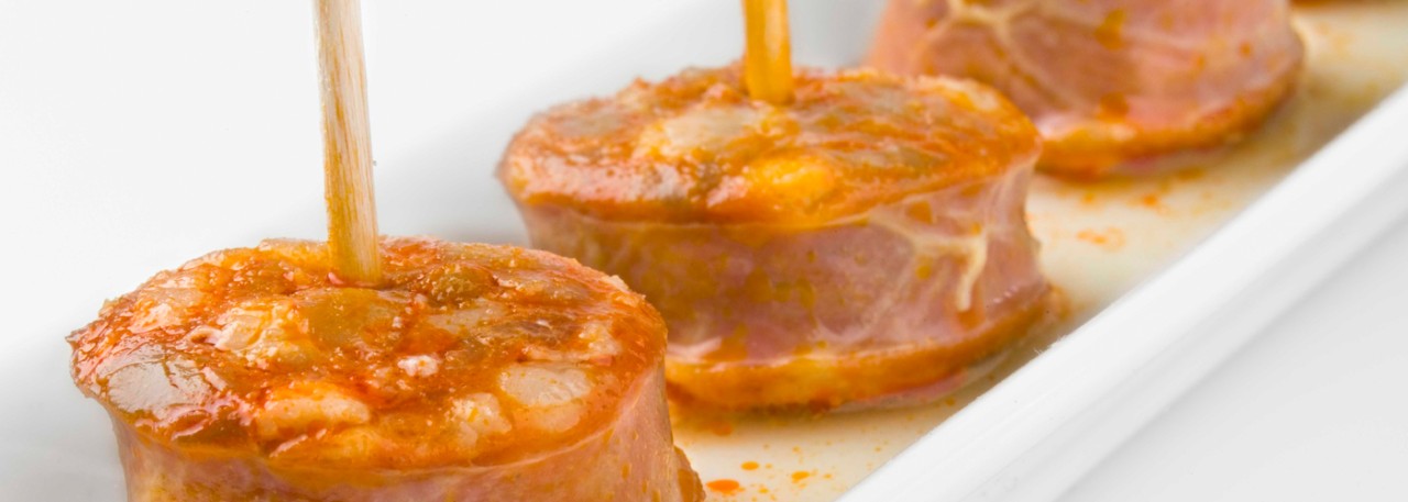 Spanish tapa recipe: Chorizo in cider. Photo by: Javier Peñas/©ICEX.