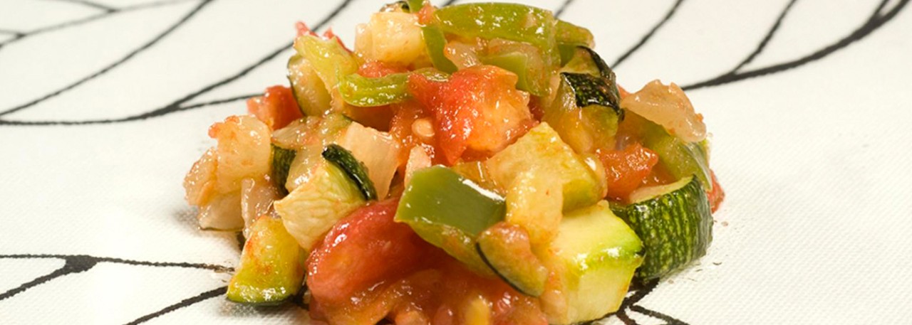 Spanish recipe: Fried vegetable medley. Photo by: Toya Legido/©ICEX.