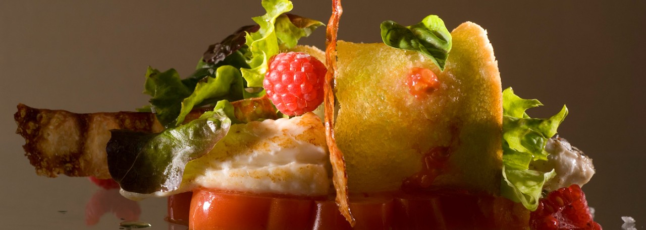 Spanish recipe: Greater Weever Fish, Fuet, Basil and Pan Tumaca. Photo by: Toya Legido/©ICEX.