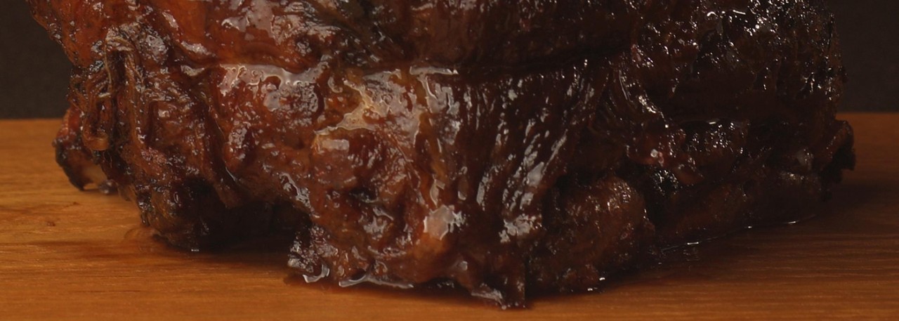 Spanish recipe: Knuckle of veal, Santceloni-style. Photo by: Toya Legido/©ICEX.
