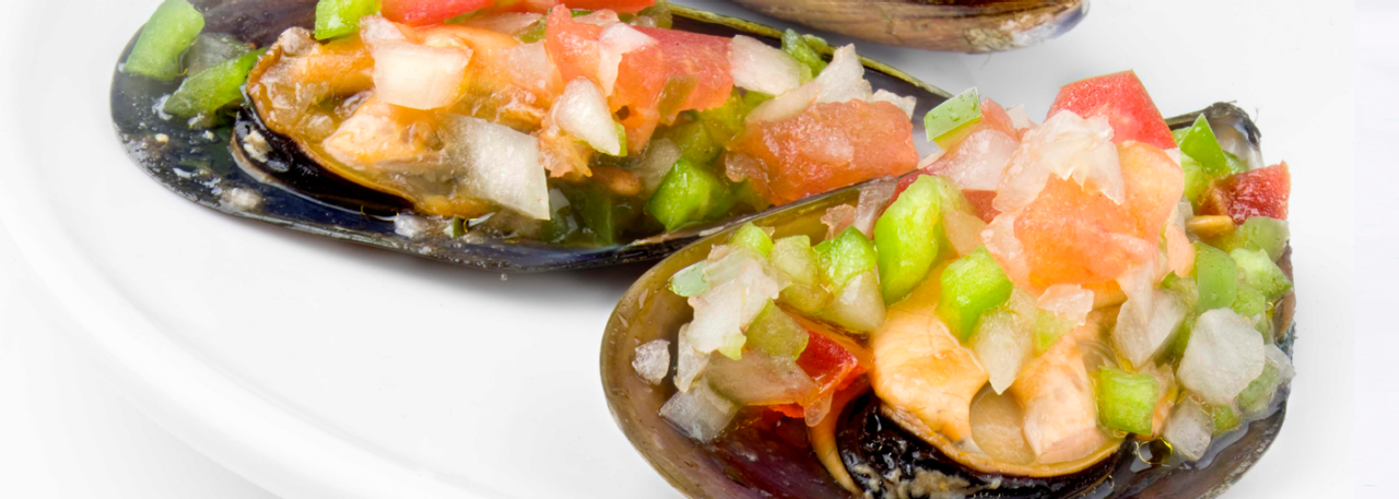 Spanish tapa recipe: Mussels with vinaigrette. Photo by: Javier Peñas/©ICEX.