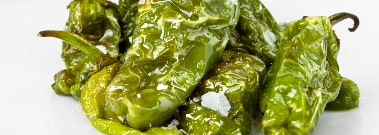 Spanish tapa recipe: Padrón Peppers. Photo by: Javier Peñas/©ICEX.