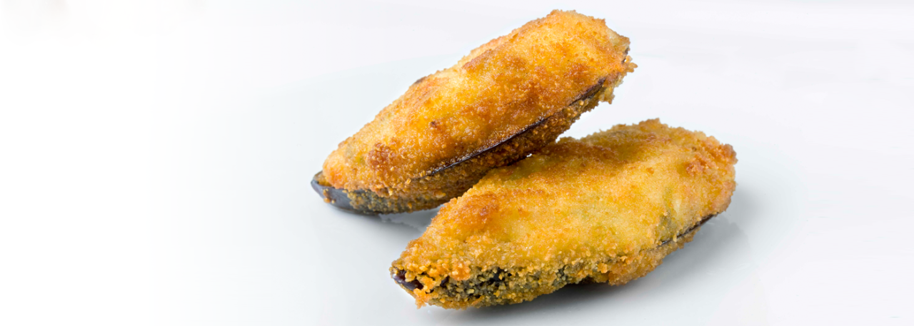 Spanish tapa recipe: Mussels in breadcrumbs. Photo by: Javier Peñas/©ICEX.