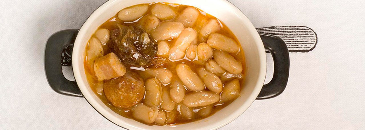 Spanish recipe: Asturias Bean Stew. Photo by: Toya Legido/©ICEX.
