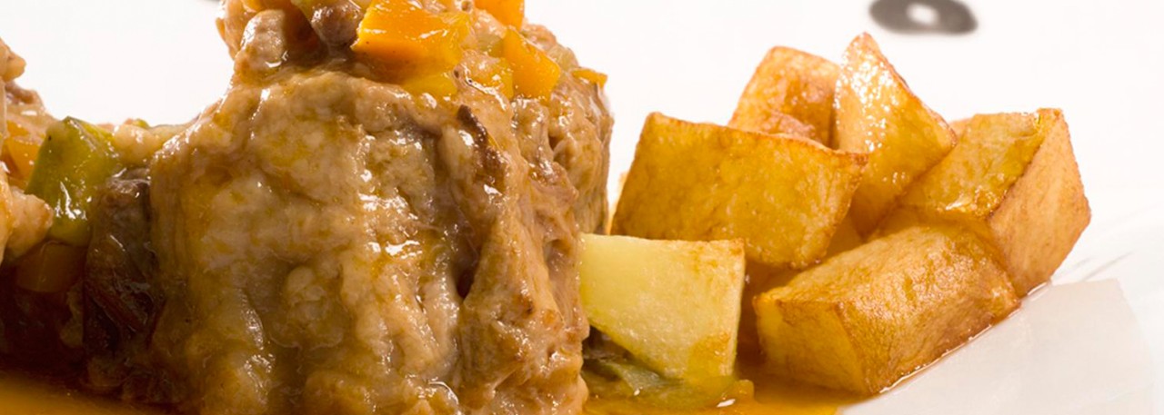 Spanish recipe: Ox tail. Photo by: Toya Legido/©ICEX.