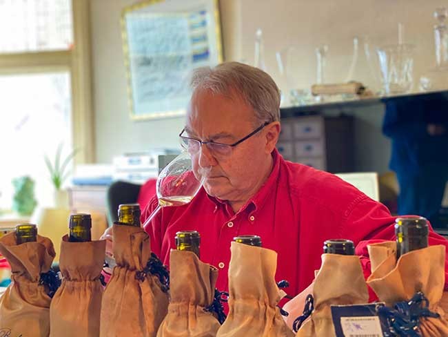Blind tasting. Wines from Galicia in the Netherlands. Frank Jacobs (editor Perswijn). Photo: ICEX