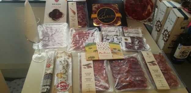 TASTING HAMS AND CURED MEATS FROM SPAIN