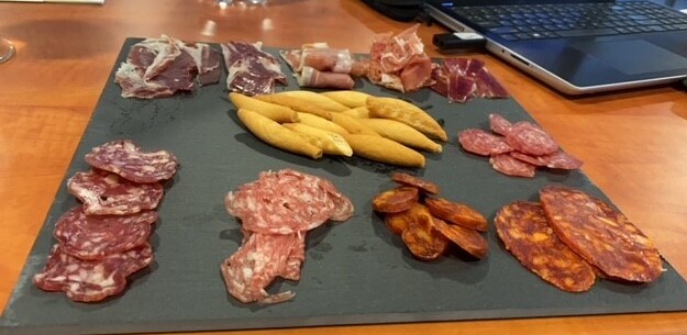 TASTING HAMS AND CURED MEATS FROM SPAIN
