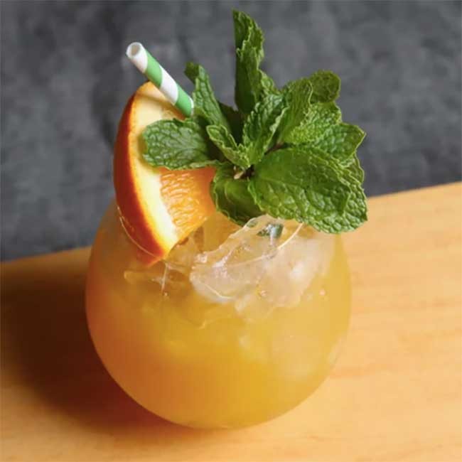 Sherry cocktails: Mint Cobbler with Amontillado